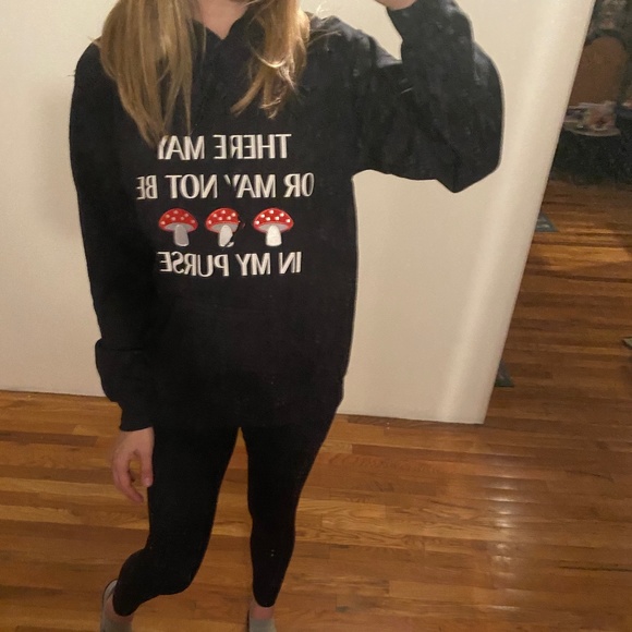 🍄 Private Party black shrooms in my purse hoodie sweatshirt w/ mushroom patches - Picture 9 of 9